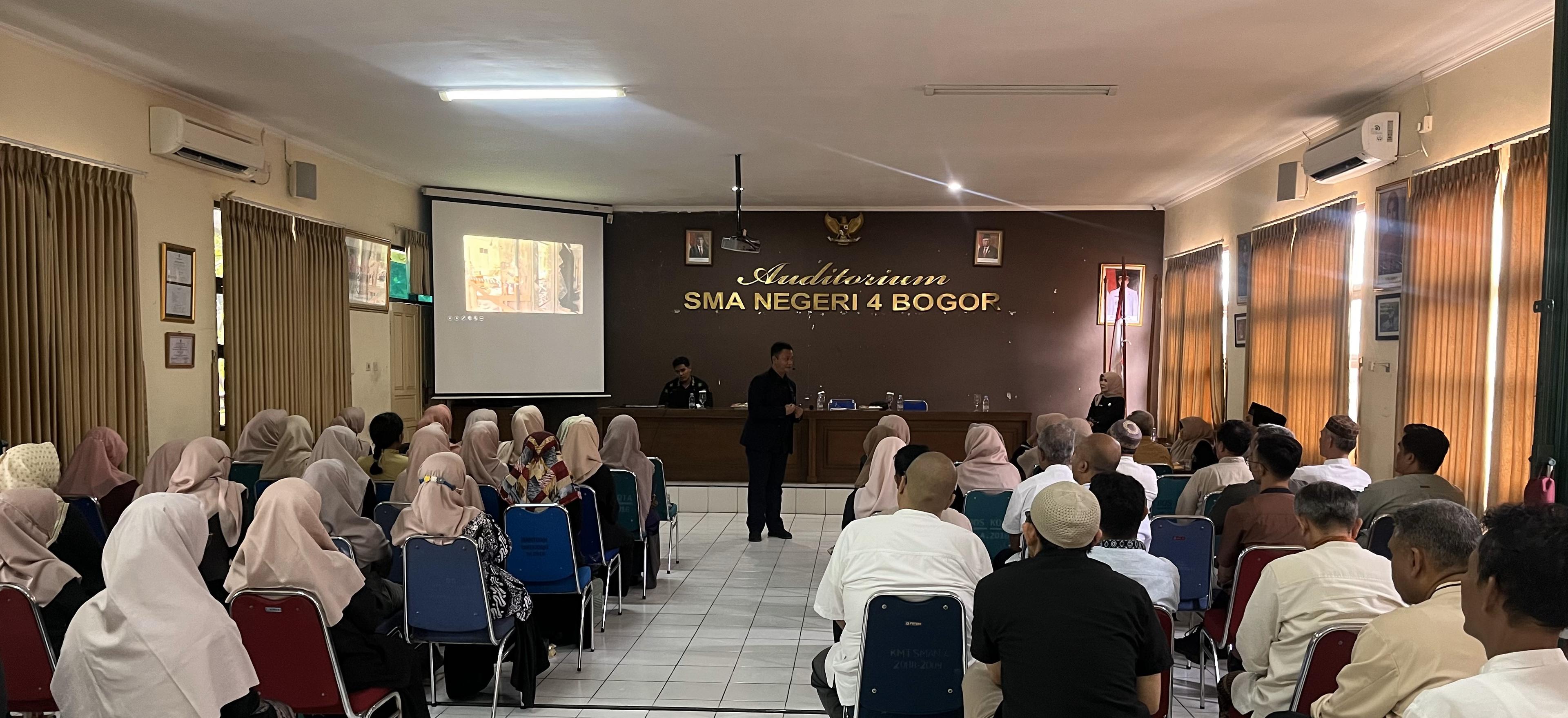 Training Character Building with Panca Olah Method Guru SMAN 04 Bogor