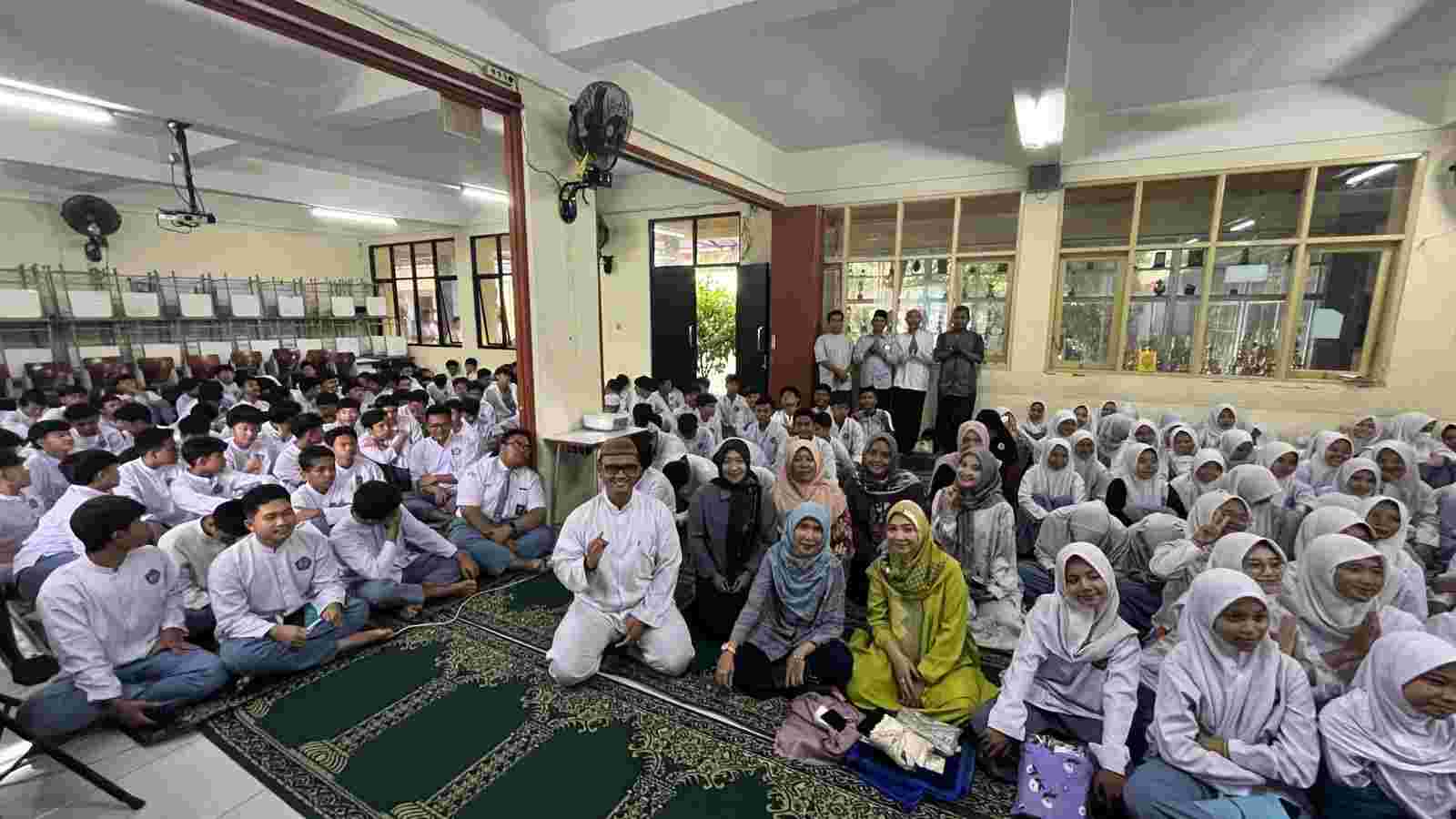 Gelar SmartTren Ramadhan, SMAN 4 Bogor Hadirkan Spiritual Life Coach dari Panca Olah Institute dalam Sesi Pembekalan dan Motivasi Siswa-Siswi